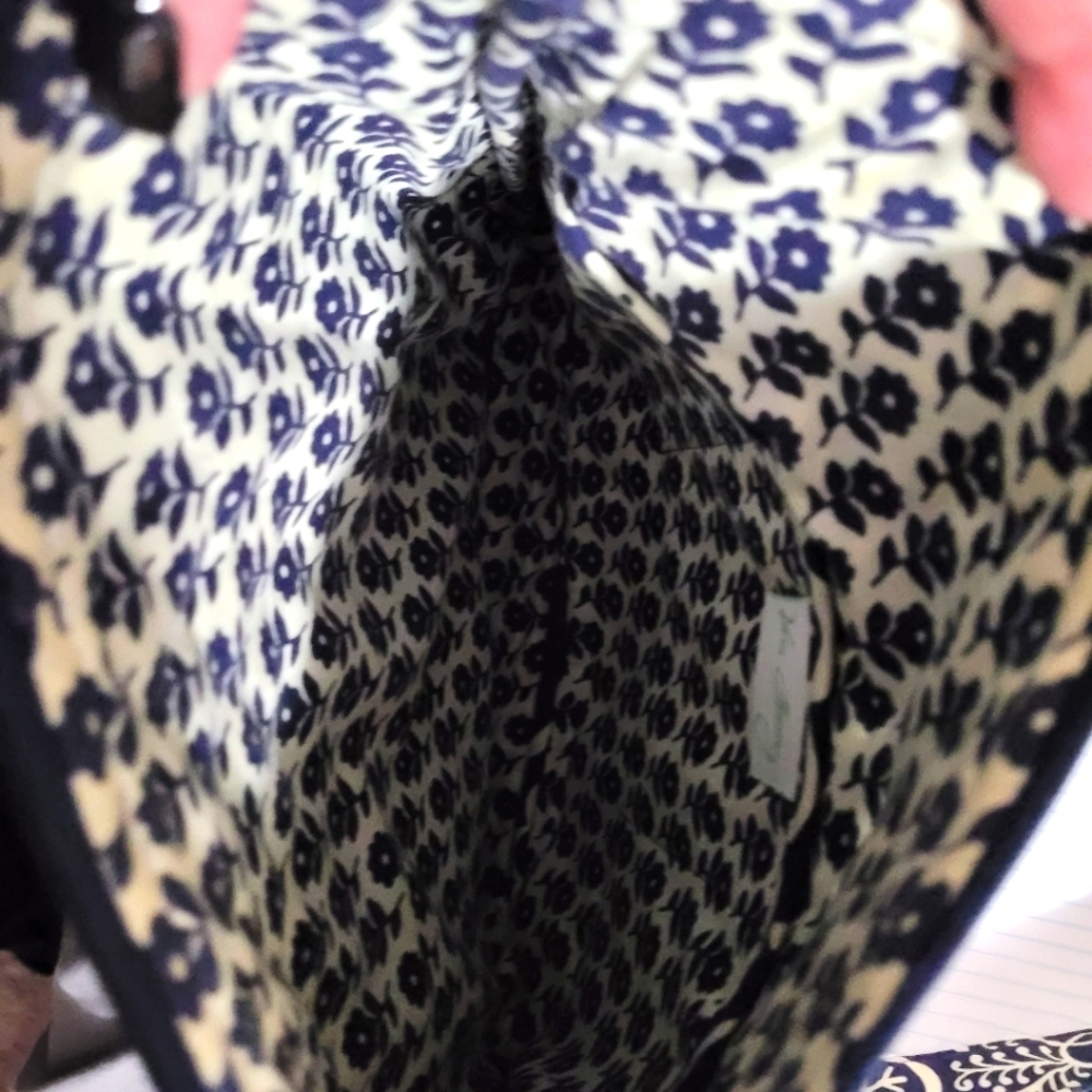 Vera bradley crossbody - Picture 2 of 5